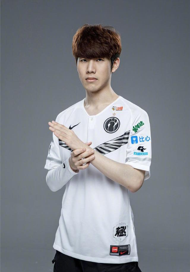 比赛乍看并 比赛乍看并